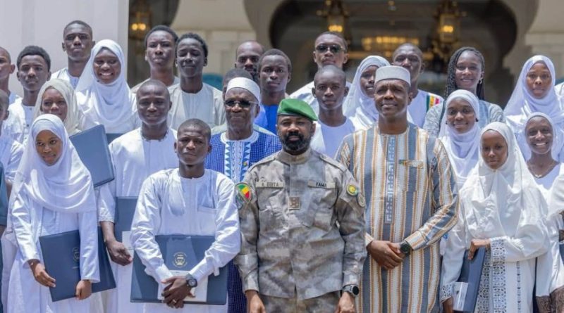 Excellence scolaire : Assimi Goïta honore les meilleurs bacheliers des sessions 2025 et 2026